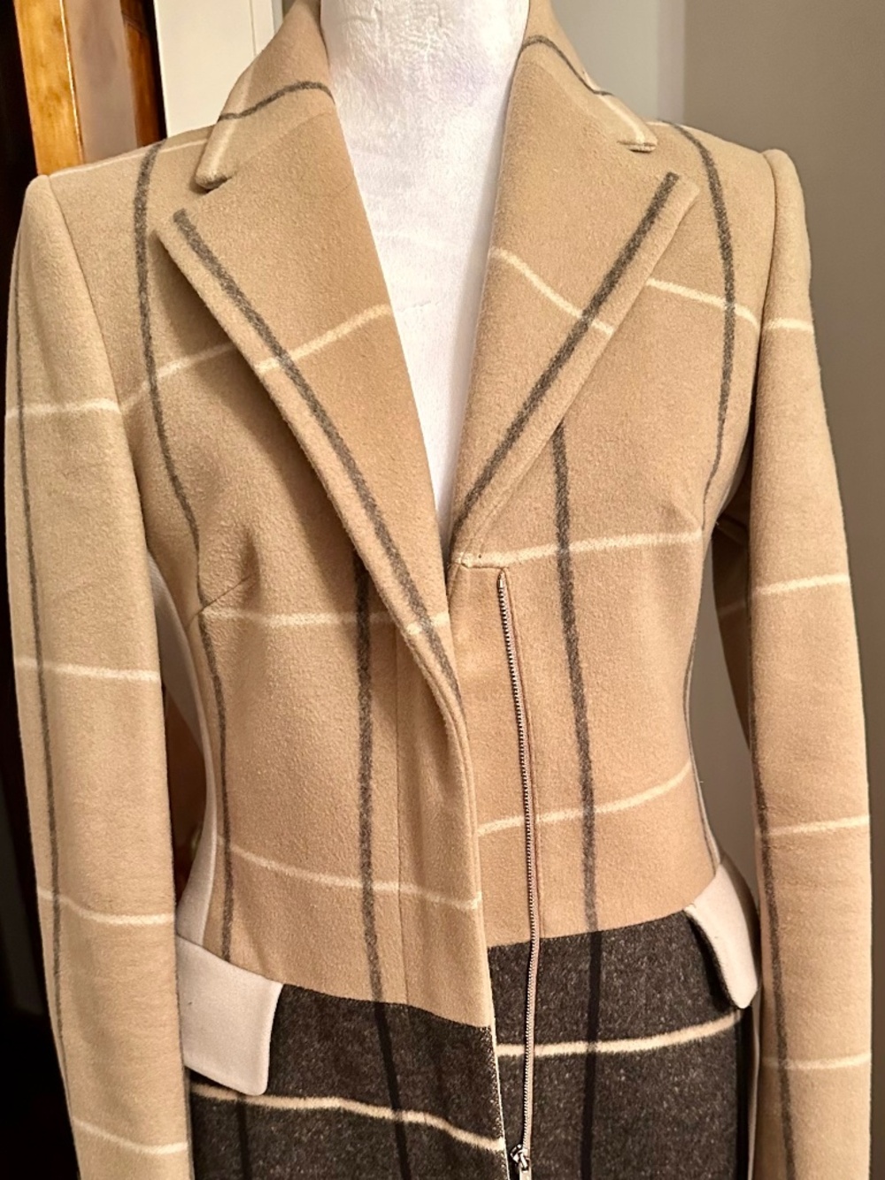 Karen Millen beige and dark gray plaid wool coat with white trim #plaid #winter